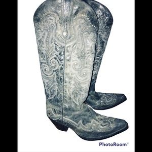 Brand New Corral cowgirl boots still have the tag on the bottom tried on once